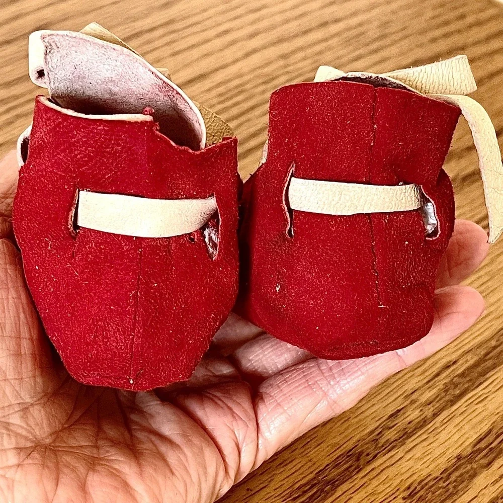 VTG Navajo Baby Booties Moccasins 50s Deer Skin Leather Sz 0 Beaded Red Handmade